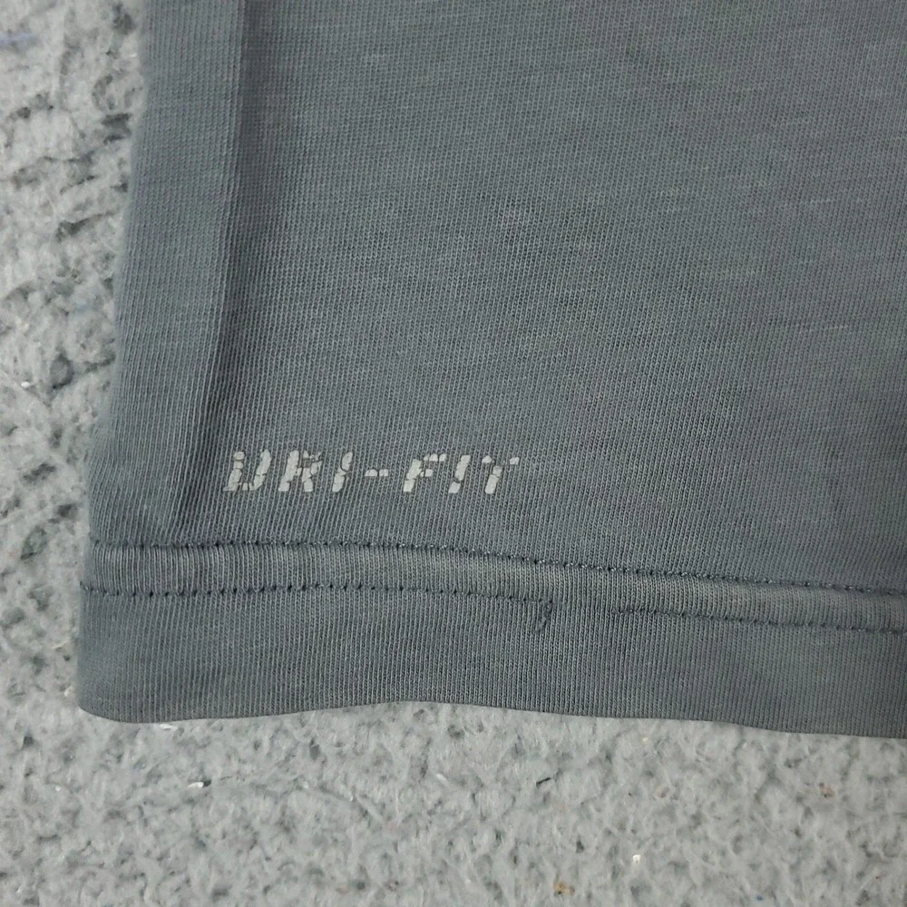 Nike Rise As One Gray Dri Fit Casual Short Sleeve T-Shirt Mens Size Medium - Picture 4 of 10